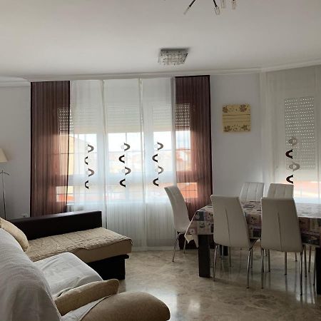 Bonito Alojamiento Junto A La Plaza De Toros Con Garage Apartment Albacete Bagian luar foto